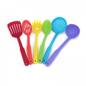 Нов дизайн пластмасови формовъчни части на кухненски инструменти
